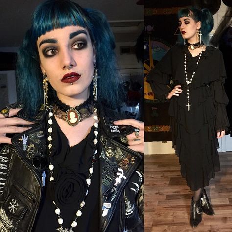 Silent film vamp, 80s goth or faerie who can’t tell the difference? #punkjacket #ootd #gothgoth Darkly Inclined, 80s Goth, Rad Clothes, Arte Punk, The Vamp, Goth Look, Fancy Nancy, Model Look, Harper’s Bazaar