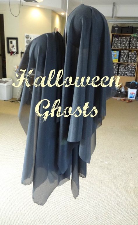 These Halloween Ghosts or Dementors are created using a lightweight black fabric and balloons. They blow around in the breeze making them especially scary at night time. Halloween Yard Art, Easy Diy Halloween Decorations, Spider Crafts, Halloween Props Diy, Ghost Witch, Fun Halloween Crafts, Halloween Decorations Diy Outdoor, Handmade Gift Ideas, Easy Halloween Crafts