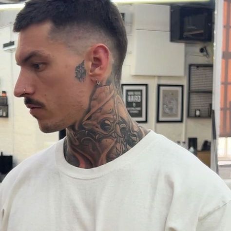 Mens Face Tattoos, Buzz Cut Styles, Buzz Cut Hairstyles, Mens Haircuts Short Hair, Hair Earrings, Crop Haircut, Gents Hair Style, Haircut Men, Mens Haircuts