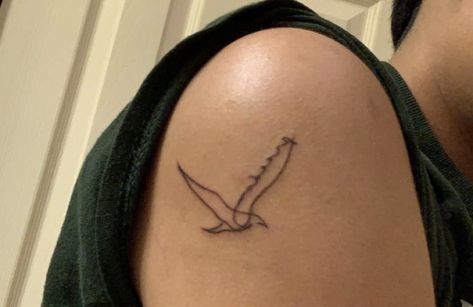 Aot Anime Tattoo Ideas, Aot Tat, Eren Bird, Subtle Anime Tattoos, Attack On Titan Tattoo Ideas, Jjk Tattoo, Tiny Harry Potter Tattoos, Bird Freedom, Skin Doodles