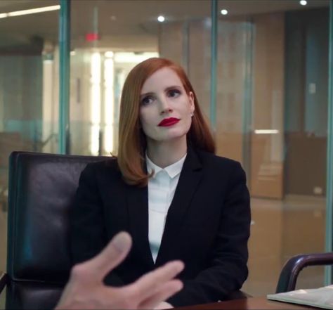 Jessica Chastain Miss Sloane, Miss Sloane Movie, Miss Sloane, Kickass Women, White Shirt Outfits, Carla Bruni, Power Dressing, Movie Fashion, Jessica Chastain