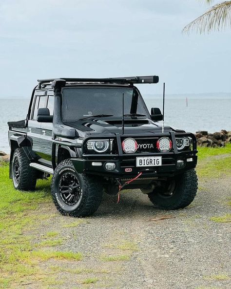 Landcruiser Ute, Work Truck Organization, Land Cruiser Pick Up, Truck Organization, Toyota Cruiser, Land Cruiser 70 Series, Mercedes G63, Fj40 Landcruiser, Toyota Land Cruiser 100