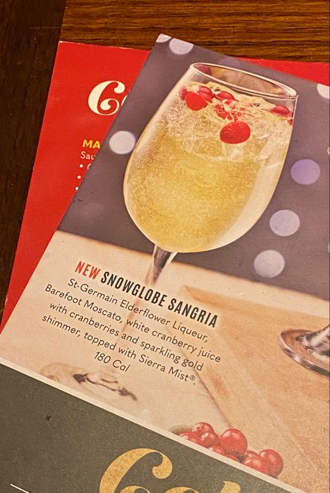 Snow Globe Sangria Red Lobster, Red Lobster Snowglobe Sangria, Snow Globe Sangria, Christmas Sangria Recipes, Cooking Goals, Christmas Sangria, Adult Beverages Recipes, White Cranberry Juice, Cocktail Drinks Alcoholic