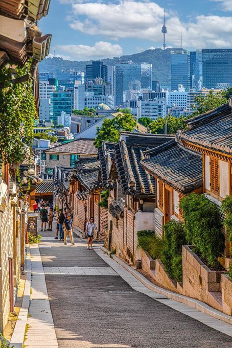 Seoul Hanok Village, Korea Village Aesthetic, Beautiful Place In Korea, Ikseondong Hanok Village, Bukchon Hanok Village Photography, Seoul Korea Photography, Hanok Village Seoul, Bukchon Hanok Village Aesthetic, Korean Beautiful Places