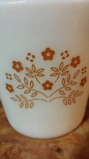 Pyrex cup Pyrex Pattern Tattoo, Corningware Tattoo, Pyrex Tattoo, Pyrex Patterns, Condo Decorating, Vintage Tupperware, Pattern Tattoo, Vintage Pyrex, Pyrex Vintage