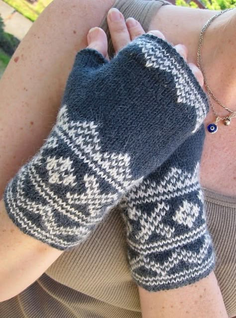 Knitted Motifs Pattern, Fair Isle Fingerless Gloves Pattern Free, Fingerless Mittens Pattern Free, Knitting Mittens Pattern Free, Fingerless Gloves Knitted Free Pattern, Raverly Patterns Free, Free Fingerless Gloves Knitting Pattern, Unique Knitting Projects, Ravelry Knitting Free