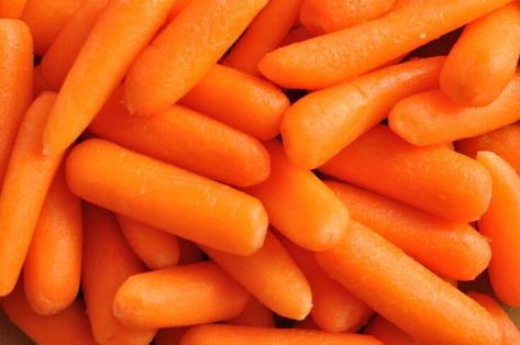 How To Freeze Baby Carrots The Right Way - Foods Guy Carrot Nutrition Facts, Freezing Onions, Cooked Baby Carrots, Freezing Carrots, Baby Carrot Recipes, Freezing Vegetables, Raw Carrots, Cooked Carrots, Frozen Veggies