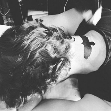 Ashton Irwin Tattoo, Red Heart Tattoos, The Sun Will Rise, Latest Tattoos, The Late Late Show, Bird Tattoo, Ashton Irwin, Five Seconds Of Summer, Female Tattoo