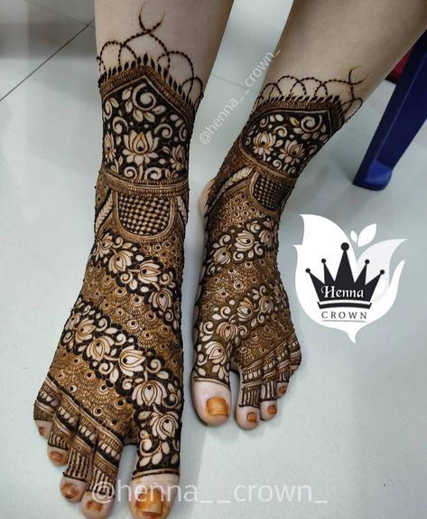 Dulhan Legs Mehndi Designs, Bridal Mehndi Designs Leg, Leg Mahendi Design Bridal Mehndi, Bridal Legs Mehndi Design, Pair Mehndi Design, Bridal Foot Mehendi Design, Bridal Mehndi Designs For Foot, Legs Mehndi Design Bridal, Latest Bridal Mehndi Designs Unique