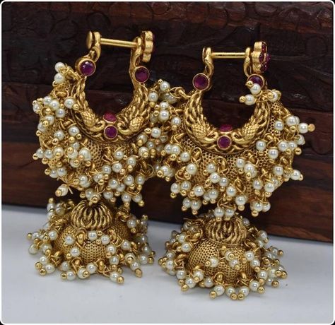 Temple Jewellery Earrings, Large Pearl Earrings, Gold Earrings Models, Antique Jewellery Designs, Gold Necklace Indian Bridal Jewelry, Antique Bridal Jewelry, Beaded Necklace Designs, Antique Jewelry Indian, Gold Jewelry Stores