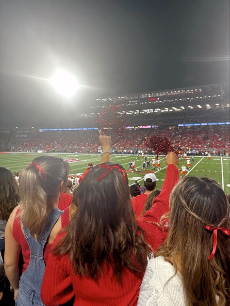 Red And Black Football Game Outfits, Red Out Football Game, Red College Football Game Outfit, Red Spirit Day Outfits, Red Out Football Game Outfit Highschool, Game Day Aesthetic, Red Outfit Gameday, College Football Game Outfit Fall, Ohio State Game Day Outfit