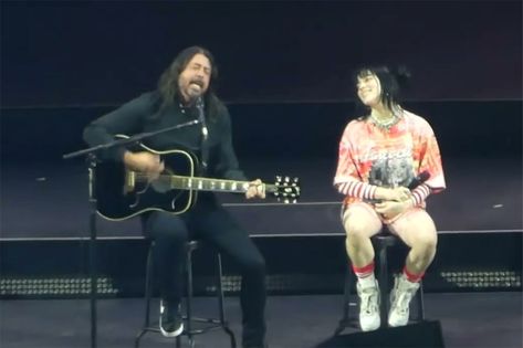 Billie Eilish On Stage, Watch Billie Eilish, Sufi Music, There Goes My Hero, Foo Fighters Nirvana, Taylor Hawkins, Sufjan Stevens, Play List, Dave Grohl