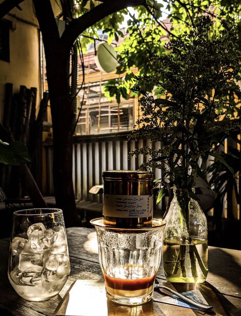 Vietnamese coffe. Hoi An Vietnam, Vietnamese Coffee, Coffee Shop Aesthetic, Shop Aesthetic, Vietnamese Cuisine, Local Coffee, Coffee Carts, Local Coffee Shop, Hoi An