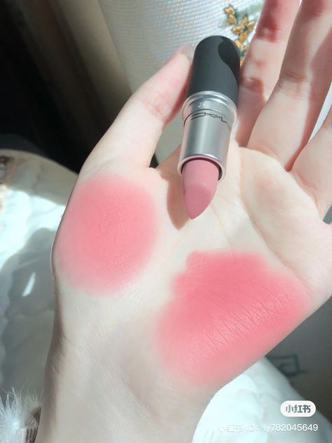 Bunny Tounge Pink Lipstick, Korean Pink Lipstick, Korean Lipstick Shades, Korean Lipstick Products, Cool Tone Lipstick, Pink Lipstick Aesthetic, Mac Pink Lipstick, Pink Lipstick Mac, Pretty Shades Of Pink