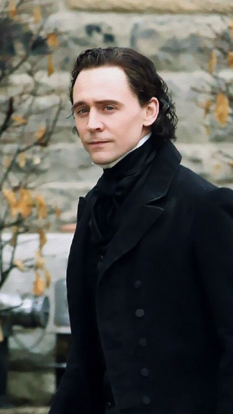 The perfect Mr. Rochester while I'm reading Jane Eyre... Can you blame me? Crimson Peak Thomas Sharpe, Thomas Sharpe Crimson Peak, Sir Thomas Sharpe, Mr Rochester, Tom Hiddleston Crimson Peak, Thomas Hiddleston, Thomas Sharpe, Loki Avengers, Crimson Peak