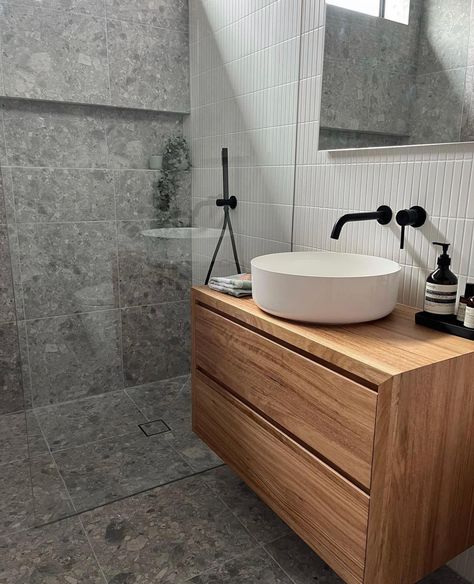 Grey Terrazzo Bathroom, Terrazzo Tiles Bathroom, Bathroom Terrazzo, Terrazzo Bathroom, Timber Vanity, Grey Bathroom Tiles, Bathtub Decor, White Bathroom Tiles, Black Taps