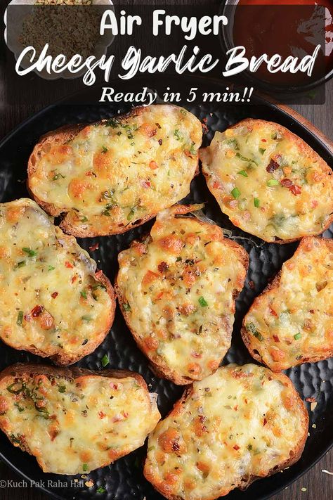 Air Fryer Garlic Bread Air Fryer Cheesy Bread, Air Fryer Soda Bread, Air Fry Garlic Bread, Airfryer Garlic Bread, Air Fryer Sandwich Recipes, Airfryer Bread, Vegetarian Air Fryer Recipes, Air Fryer Recipes Uk, Air Fryer Garlic Bread