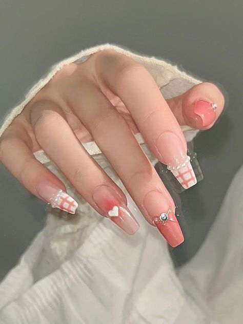 Cute & Aesthetic Valentines Day Nails Ideas | Classy Nails Trendy Nails Luxurious Nails, Tiktok Nails, Luxury Nail Art, Fake Nails Long, Nails Luxury, Japanese Nail, Asian Nails, Japanese Nail Art, Blush Nails