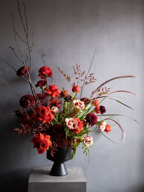 Red Bouquet Wedding, Flower Vase Arrangements, Flower Studio, Wildflower Bouquet, Orange Design, Wildflower Wedding, Flower Centerpieces, Fall Floral, Fall Flowers