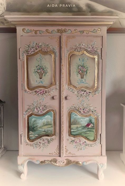 Cute Furniture, Antique Finds, Decoupage Furniture, Diy Furniture Renovation, Shabby Chic Diy, Cute Bedroom Decor, Dreamy Room, Vintage Room, Dream Room Inspiration