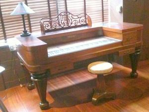 Piano Projects, Piano Upcycle, Crate Shelves Diy, Piano Repurpose, Repurposed Piano, Benches Diy, Piano Table, Pump Organ, Piano Desk