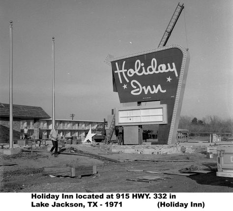 Holiday Inn, Lake Jackson, TX, 1971... Lake Jackson Texas, Classic Holiday, Holiday Inn, Houston Texas, Back In The Day, Historical Photos, Houston, Texas, Lake