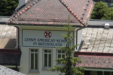 Leysin American School in Switzerland is one of most famous boarding schools in Switzerland! Find out more here: http://best-boarding-schools.net/school/leysin-american-school-in-switzerland@-leysin,-switzerland-265 Leysin American School, Switzerland Boarding School, Swiss Boarding School Aesthetic, Switzerland School, Swiss Boarding School, Leysin Switzerland, Swiss School, Boarding School Life, Boarding School Aesthetic