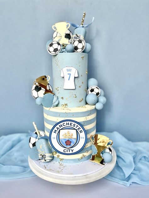 Man City Cake Ideas, Manchester City Cake Ideas, Manchester City Birthday Party, Pastel Messi, Messi Cake Ideas, Manchester City Cake, Man City Football, Football Cake Design, Building Cake