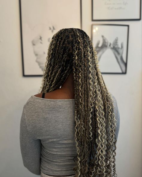 Always love an Ash blond mix✨✨ Style: Small knotless goddess braids Color mix: 4 6/13 24 27 Curls: 6/13 Small Knotless Goddess Braids, Goddess Braids Color, Knotless Goddess Braids, Braids Color, Ash Blond, Small Knotless, Mix Style, Color Mix, Goddess Braids