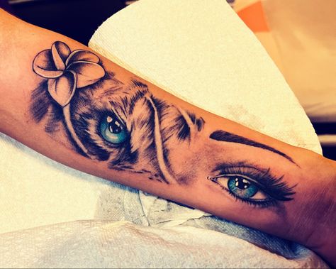 Tiger Eye Tattoo For Women, Lion Eye Tattoo For Women, Tiger Eye Tattoo, Arm Tattoos Tiger, Eye Tattoo Realistic, Realistic Eye Tattoo, Tiger Eyes Tattoo, Tiger Face Tattoo, Half Sleeve Tattoos Forearm