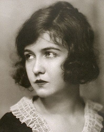 Dorothy Gish............ 1920s Actors, Dorothy Gish, Silent Screen Stars, Marie Prevost, Famous Sisters, Lillian Gish, Silent Film Stars, Silent Movie, Vintage Portraits