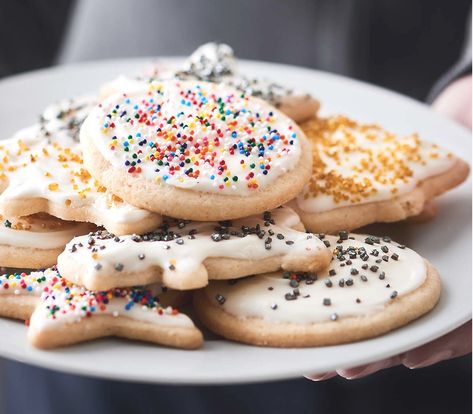 Cream Cheese Sugar Cookie Recipe, Sugar Cookies With Cream Cheese, Icing That Hardens, Banana Cookie Recipe, Saltine Cracker Toffee, Cookies And Cream Frosting, Cookies With Cream Cheese Frosting, Cut Out Sugar Cookies, Cookies With Cream Cheese