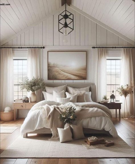 Country Modern Bedroom Ideas, Modern Farmhouse Interior Bedroom, Dream Farmhouse Bedroom, Farmhouse Main Bedroom, Farmhouse Master Bedrooms Decor, Farmhouse Master Bed, Modern Farmhouse Bedroom Master Suite, Modern Farmhouse Bedding, Cozy Farmhouse Bedroom