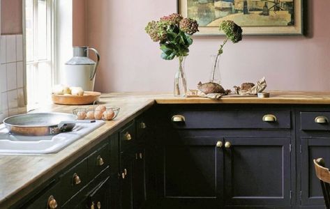 Dark Painted Kitchen, Kitchen Wooden Worktop, Painting Kitchen Cupboards, Kitchen Dark Wood, Marble Kitchen Worktops, Sulking Room Pink, Most Popular Paint Colors, Kitchen Cupboards Paint, Wood Worktop