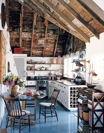 photo Cabin Chic, Teal Kitchen, Rustic Ceiling, Eclectic Kitchen, Blue Floor, Kitchen Pictures, Painted Floors, Design Case, 인테리어 디자인