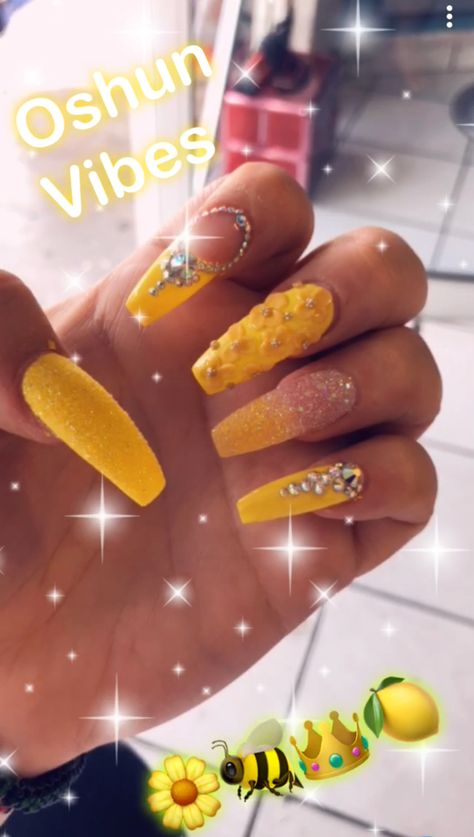 Oshun Nails, Galactic Nails, Jersey Nails, Rounded Acrylic Nails, Smart Nails, Sugar Effect, Nail Desi, Polka Dot Nail Art, Diy Dry Shampoo