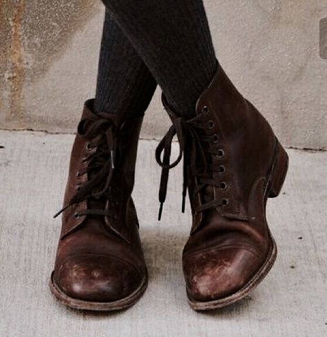 Mode Shoes, Mode Hippie, Mode Vintage, Mode Inspiration, Suho, Brown Boots, Lace Up Boots, Cute Shoes, Aesthetic Clothes