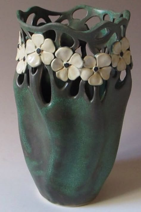 art nouveau style vase 8" tall Slab Ceramics, Pottery Patterns, Beginner Pottery, Sculptures Céramiques, Pottery Handbuilding, Matte Green, Tanah Liat, Slab Pottery, Clay Vase