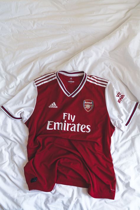 Arsenal Jersey, Football Jersey Shirt, Football Jersey Outfit, Adidas Wallpapers, Retro Football Shirts, Soccer Outfits, Classic Football Shirts, Football Tops, Jersey Outfit