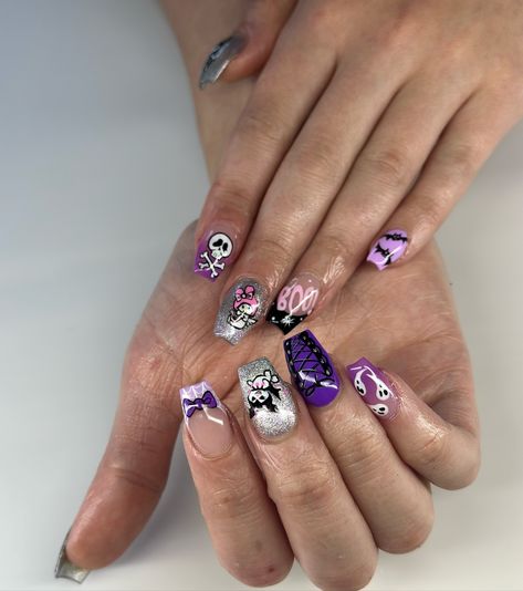 Awww yeah… it’s spooky Sanrio time! Kuromi X My Melody : Halloween edition (Swipe for inspo!) Hand painted as always 🎨🖌️ These were such a fun challenge and I’m in LOVE with how they turned out! What do you say, are you next in line for some spooky scary characters?👻 #nails #nailart #naildesign #maryland #marylandnails #marylandnailtech #nailartist #marylandnailartist #hellokitty #sanrio #kuromi #halloween #halloweennails Purple Sanrio Nails, Kuromi Nails Purple, Spooky Kuromi Nails, Kuromi Nails Acrylic Purple, Kuromi Nail Charms, Scary Characters, Spooky Scary, Fun Challenges, Nail Artist