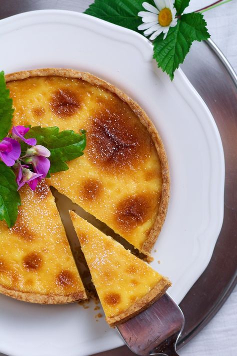 How To Make French Vanilla Custard Tart — Days of Jay Vanilla Custard Tart, Feta Pizza, French Custard, Baking Weights, French Eggs, Easy Custard, Creamy Eggs, Egg Custard, Custard Tart