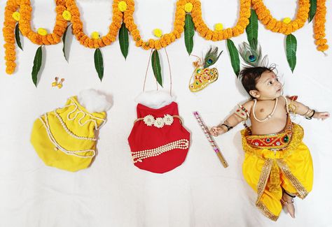 Baby Boy Kanha Photoshoot, Janamastmi Baby Photoshoot Ideas, Janmashtami Baby Girl Shoot, Janmashtami Theme Baby Photoshoot, Krishna Ashtami Baby Photoshoot, Gokulashtami Baby Photoshoot, Janmashtami Photoshoot For Baby Boy, Janmastmi Baby Photoshoot, Krishnastami Baby Photoshoot