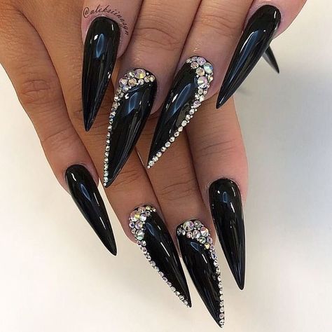 Wicked Nails, Ongles Bling Bling, Black Stiletto Nails, Stiletto Nail Art, Black Acrylic Nails, Stiletto Nails Designs, Girl Code, Black Nail Designs, Nail Swag