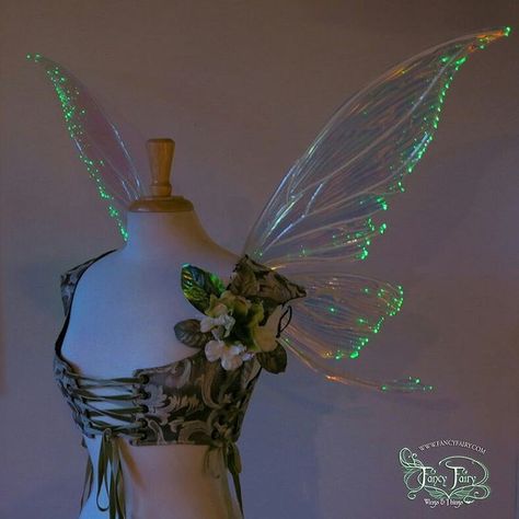 The light up Titania wings @katyperry wore for the #h&m holiday video, before the crystals were added and with low light to show the green pixie sparkles of LED lights. The very first set that Jordan helped make with me. I'm still over the moon that #katyperry or as I'm going to prefer to call her now, #katyfairy wore them in such spectacular fashion! ✨❤✨ #katyperryholiday #h&mholiday Woodland Fairy Wings, Fairy Wings Aesthetic, Iridescent Fairy, Diy Fairy Wings, Fairy Wings Costume, Fairy Woodland, Bee Wings, Fairy Party, Fairy Aesthetic