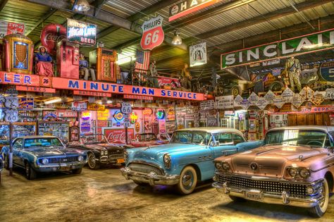 Car Exhibition, Classic Car Garage, Pole Barn Garage, Vintage Garage, Barn Garage, Automotive Decor, Auto Repair Shop, Garage Shop, Garage Design