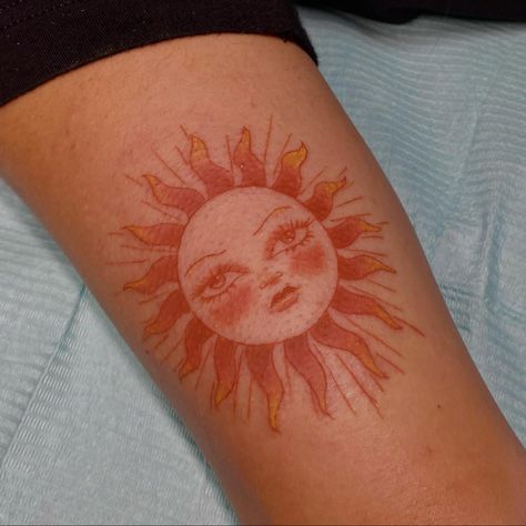 Pink Sun Tattoo, Orange And Red Tattoo, Girly Sun Tattoo, Orange Tattoo Color, Red Orange Tattoo, Orange Colored Tattoo, Orange Moon Tattoo, Sun Color Tattoo, Orange Sun Tattoo