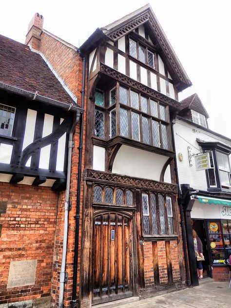 Tavern Reference, Tudor London, Elizabethan Architecture, Lewes England, Tudor Buildings, Tudor Houses, Tudor Architecture, 17th Century House, Georgian Buildings