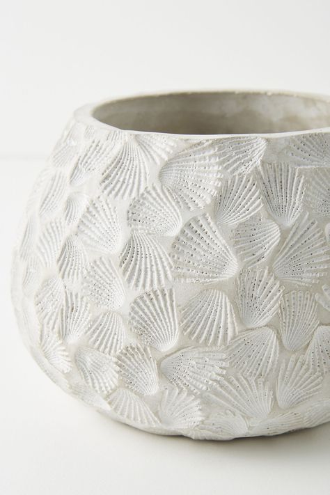 Textured Clay Pots, Clay Pottery Designs, Texture On Pottery, Textured Ceramic Bowls, Ceramics Texture Ideas, Ceramic Texture Ideas, Summer Ceramic Ideas, Nature Ceramics Ideas, Ceramics Beginners