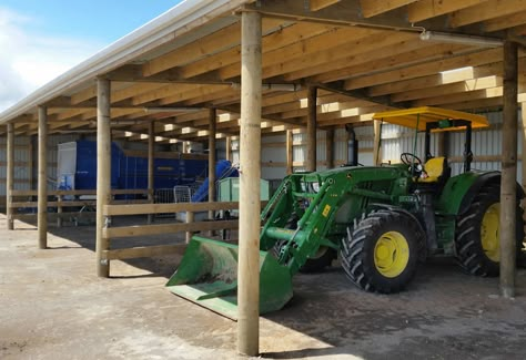 Tractor Shed Ideas, Tractor Storage, Farm Storage Buildings, Farm Equipment Storage, Pasture Shelter, Diy Pole Barn, Sawmill Lumber, Pole Barn Plans, Tractor Barn