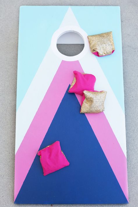 Cornhole Backyard, Diy Cornhole Game, Games To Play Outside, Diy Cornhole, Diy Yard Games, Corn Hole Diy, Cornhole Designs, Diy Entertainment, Fun Outdoor Games